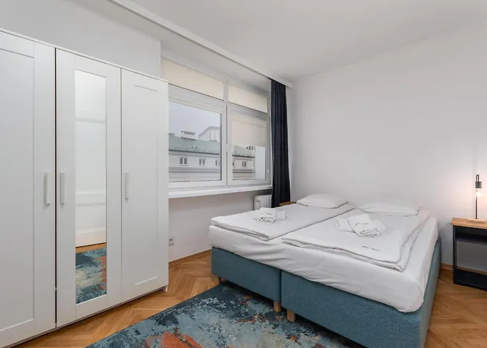 Niecala By Your Freedom Varsavia